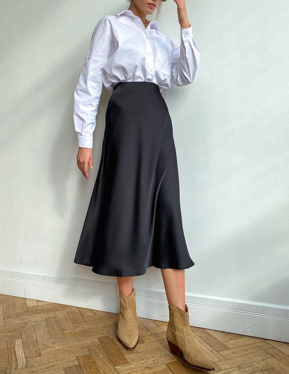 Perli - Elegante Satijnen Midi-Rok met Parelaccenten